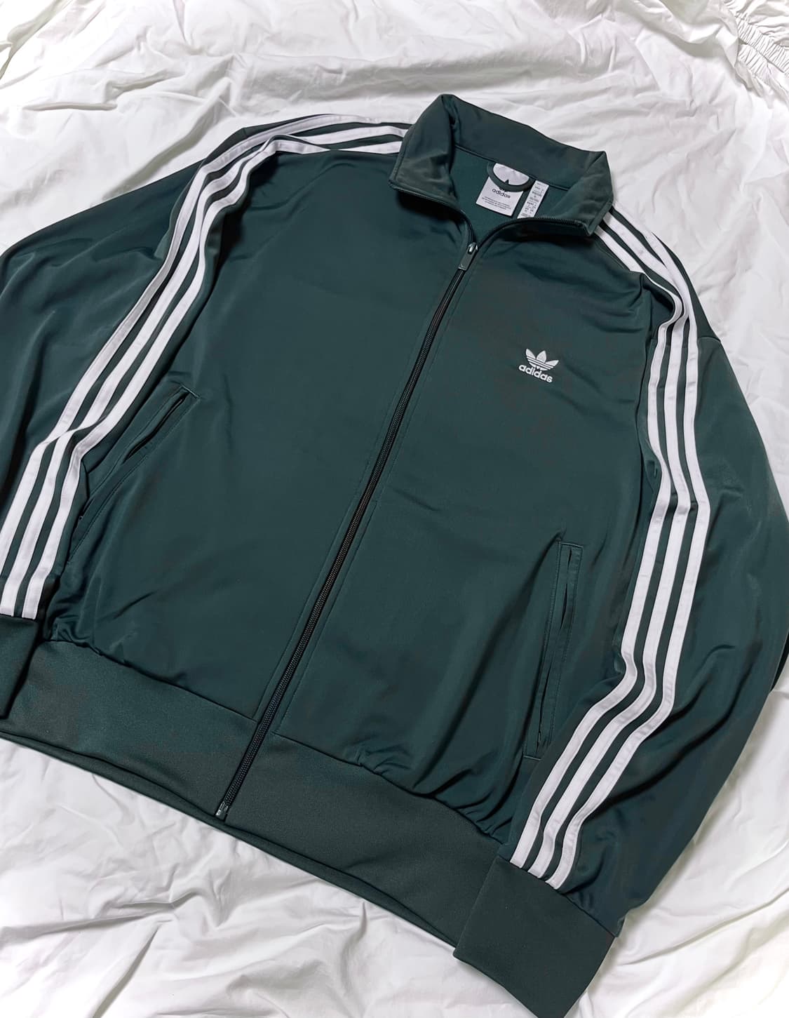 아디다스 파이어버드 딥그린 져지 투바투 범규 착용 상품이미지1