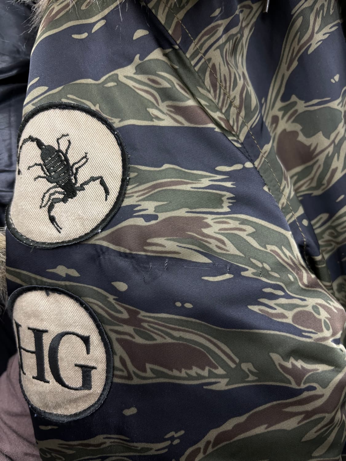 히스테릭 글래머 카모 N2B 퍼 후드 자켓 상품이미지6