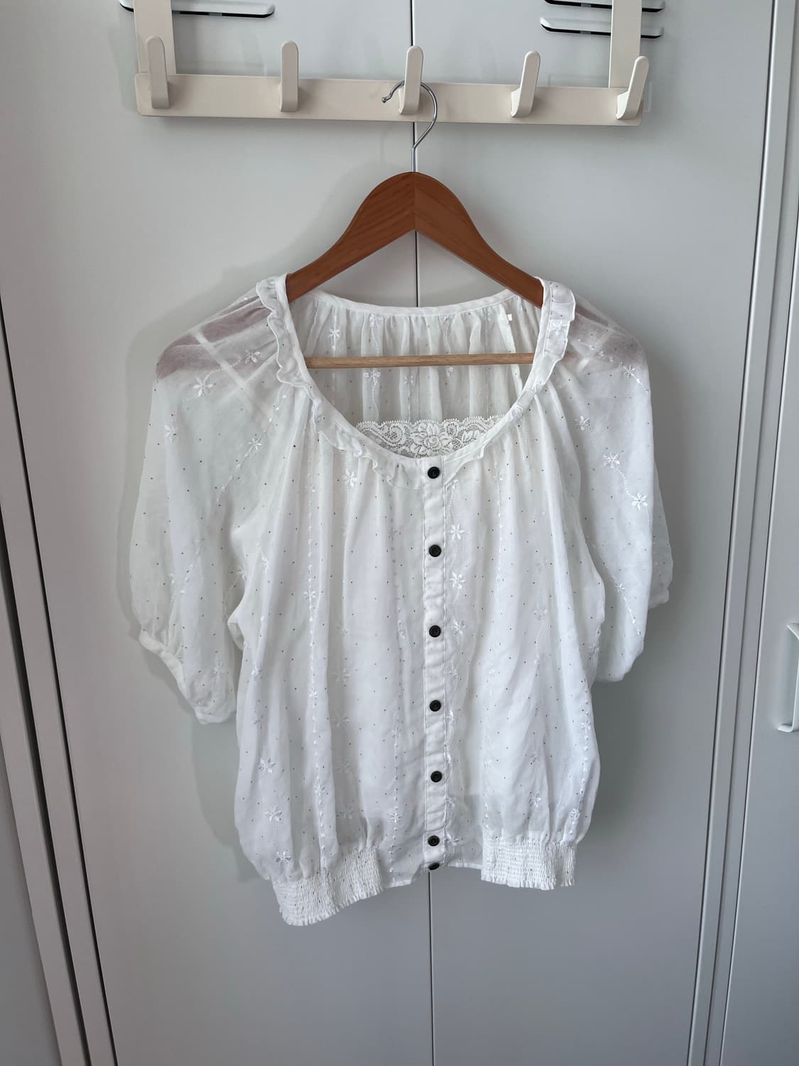 Majestic legon 도트 잔꽃 자수 블라우스 상품이미지6