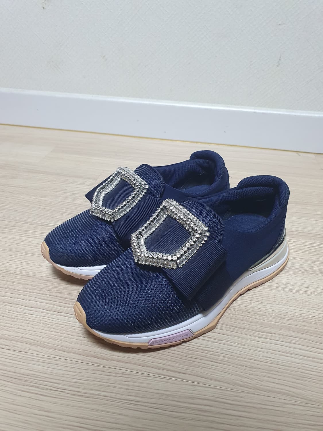 슈콤마보니 네이비 스니커즈 리본 장식 240 상품이미지5