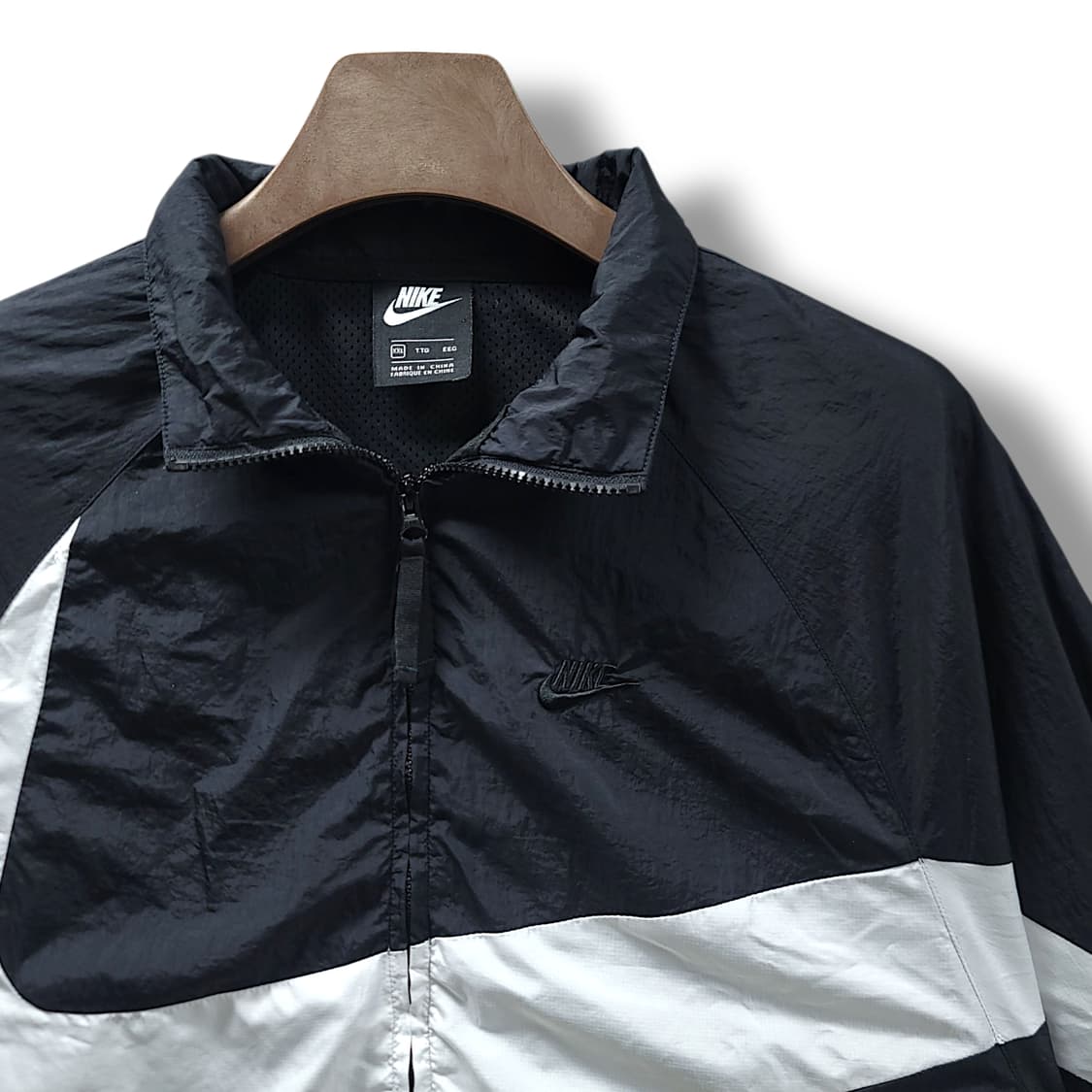 [2XL] 나이키 블랙&빅 화이트 스우시 바람막이 윈드브레이커 상품이미지4