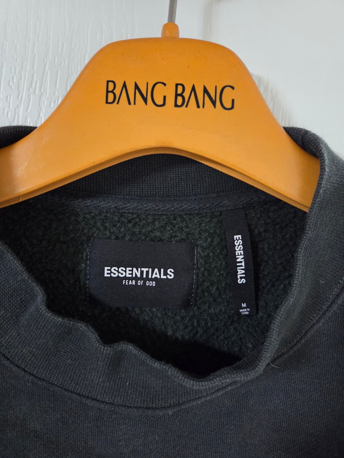 에센셜 피오갓 블랙 기모 맨투맨 티셔츠 상품이미지2