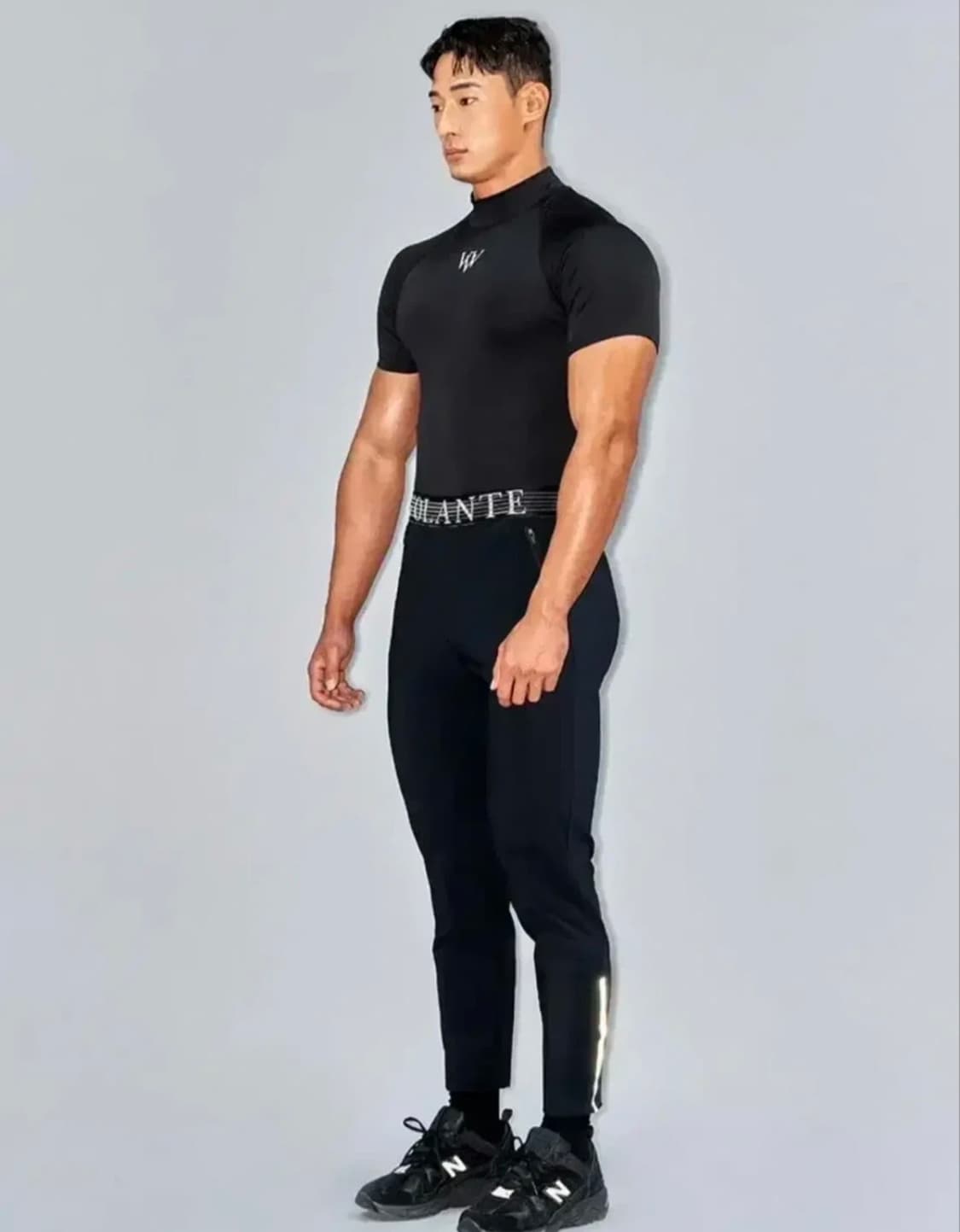 볼란테 테이퍼드 핏 레깅스 팬츠 블랙 사이즈 1 판매합니다. 상품이미지1