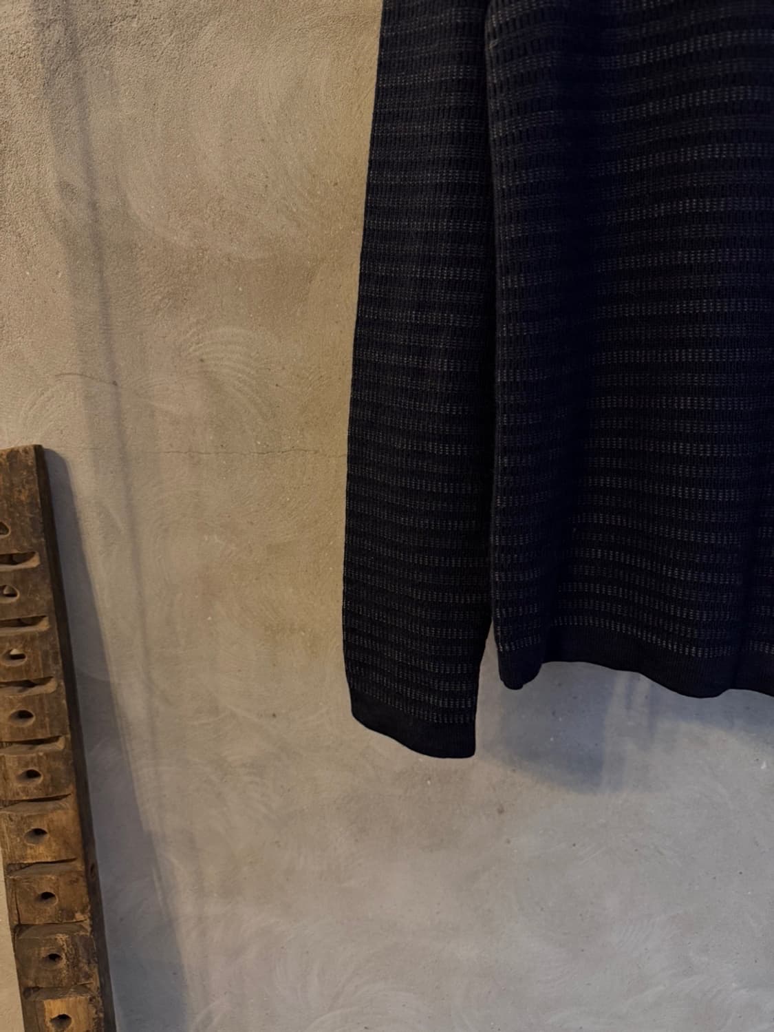 울패브릭 DKNY 니트 100 상품이미지6