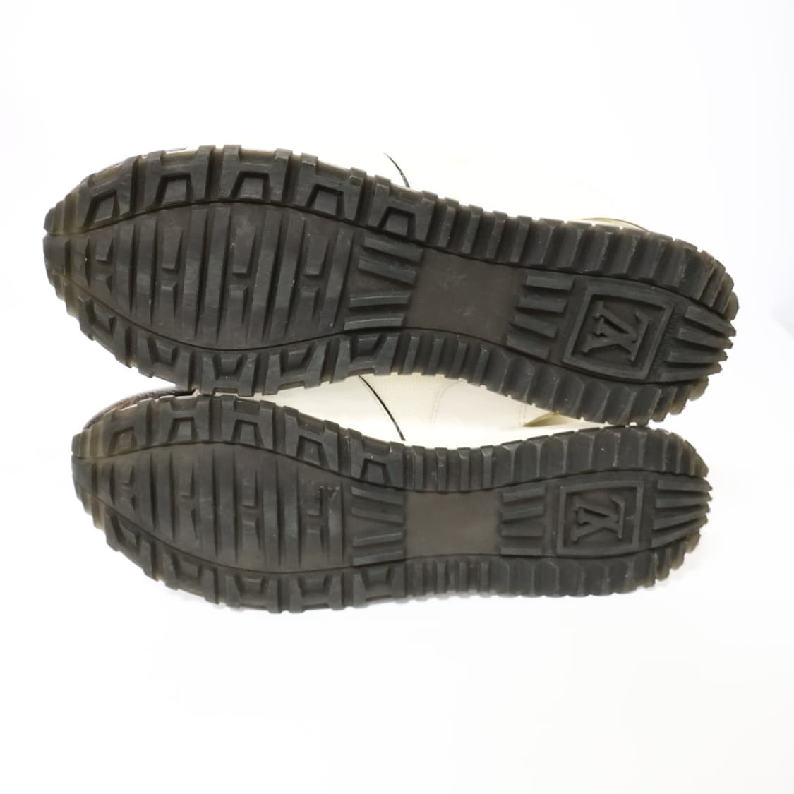 루이비통 LV로고 런어웨이 스니커즈 34.5/220 상품이미지8