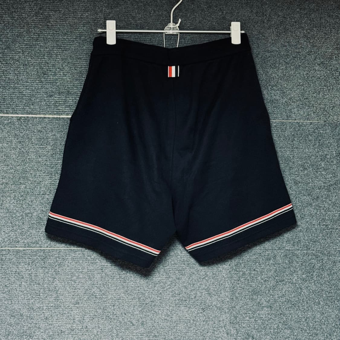 톰브라운 반바지 상품이미지2