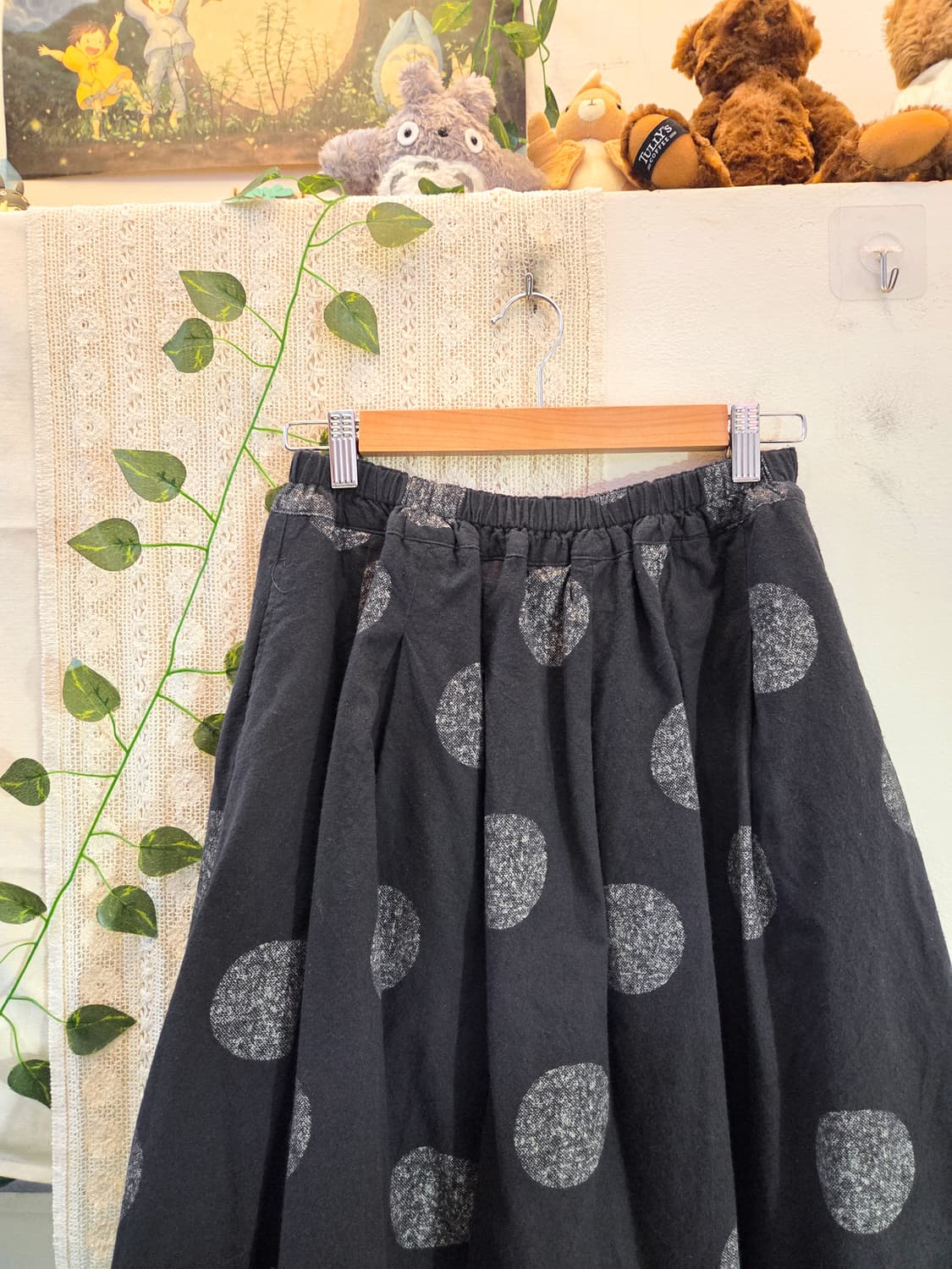 차콜 왕도트 롱스커트 상품이미지2