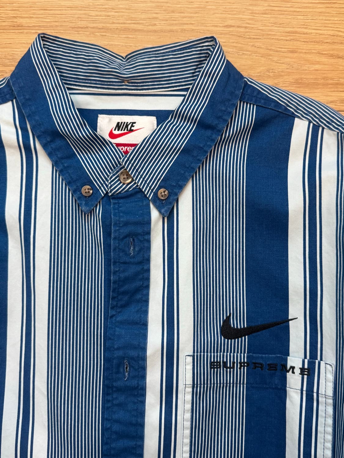 나이키 x 슈프림 코튼트윌셔츠 블루 스트라이프 상품이미지4