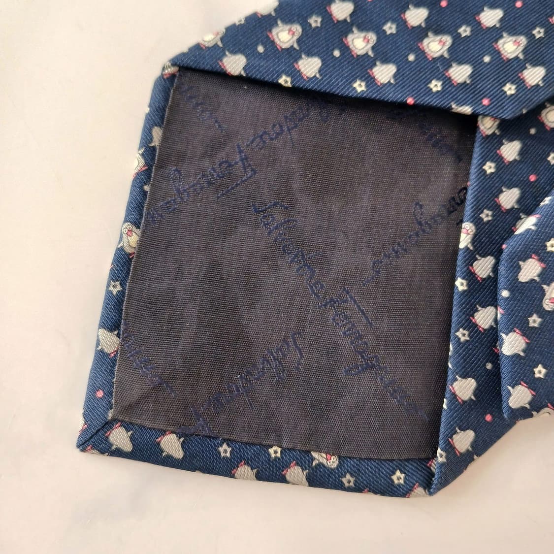 페라가모 실크 네이비 펭귄 패턴 넥타이 9cm A등급 A19234
 상품이미지8