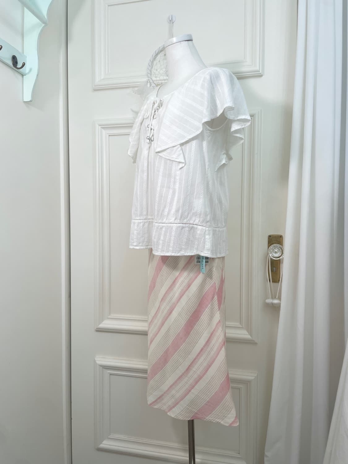 white cotton lace-up point blouse 상품이미지3