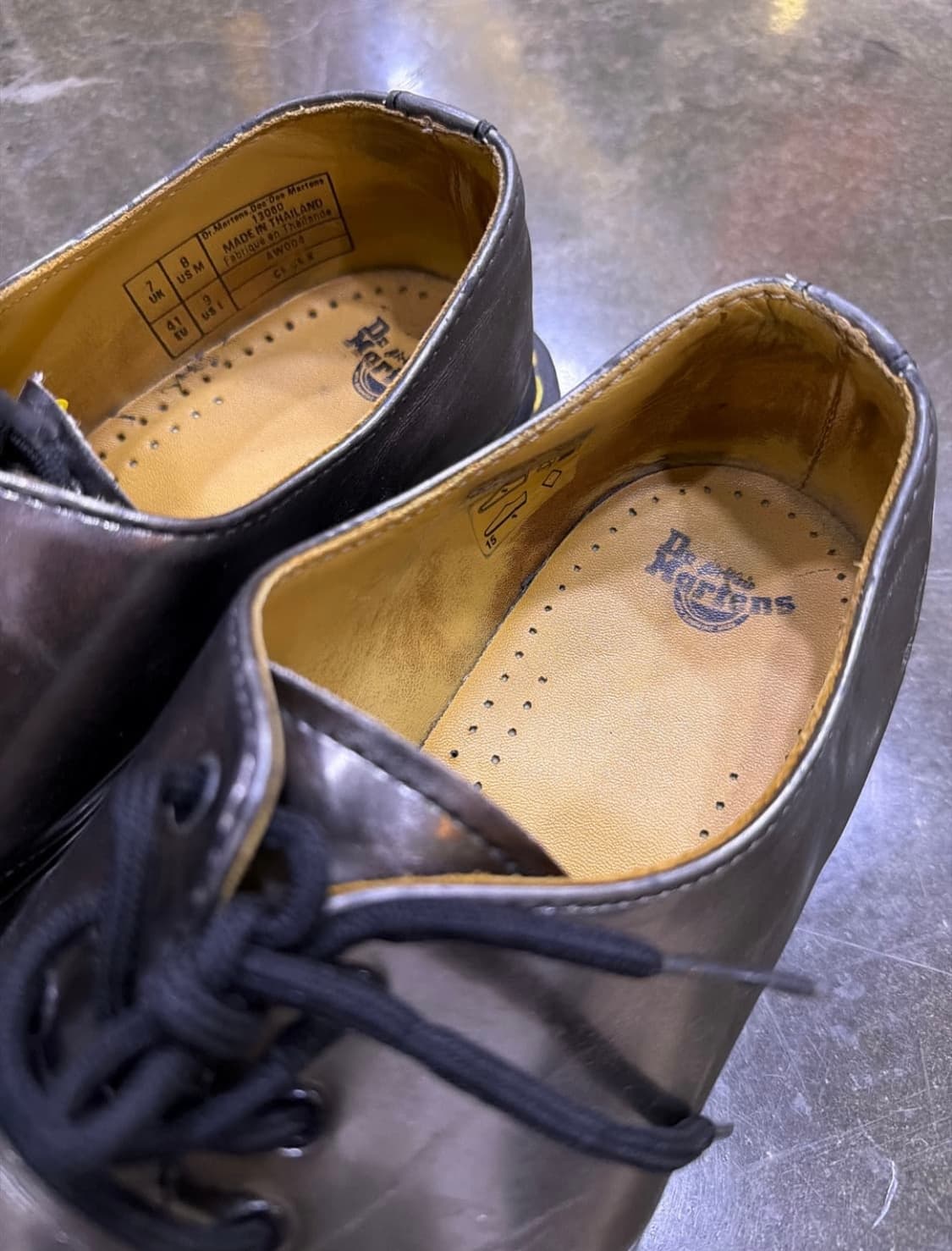 닥터마틴 13060 더비슈즈 메탈릭 실버 UK7 상품이미지5