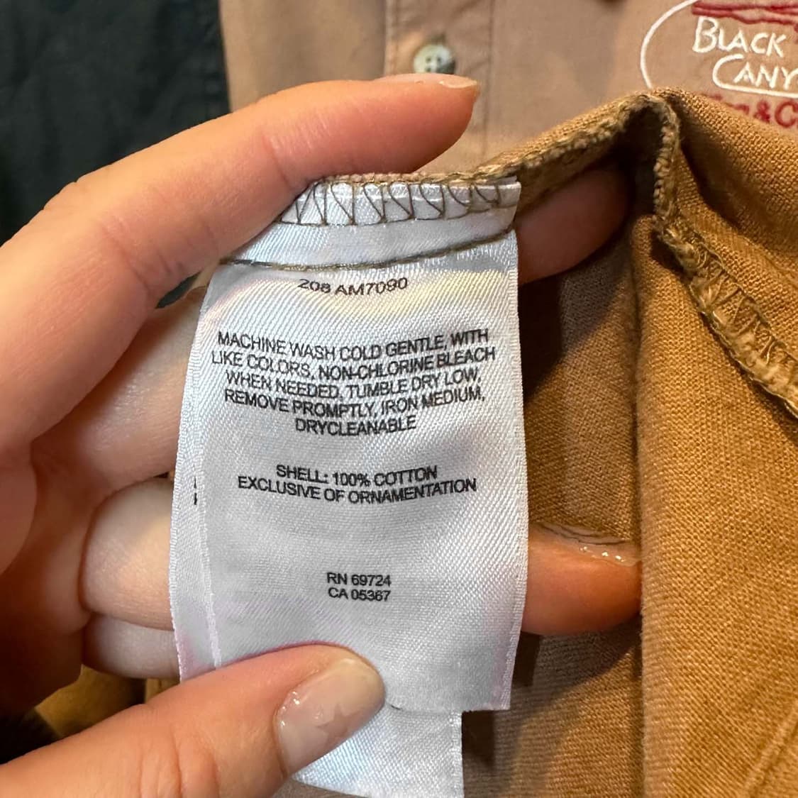 컬럼비아 긴팔 워크 셔츠 앞면 로고 배색 원포켓 디테일 카멜 베이지 상품이미지8