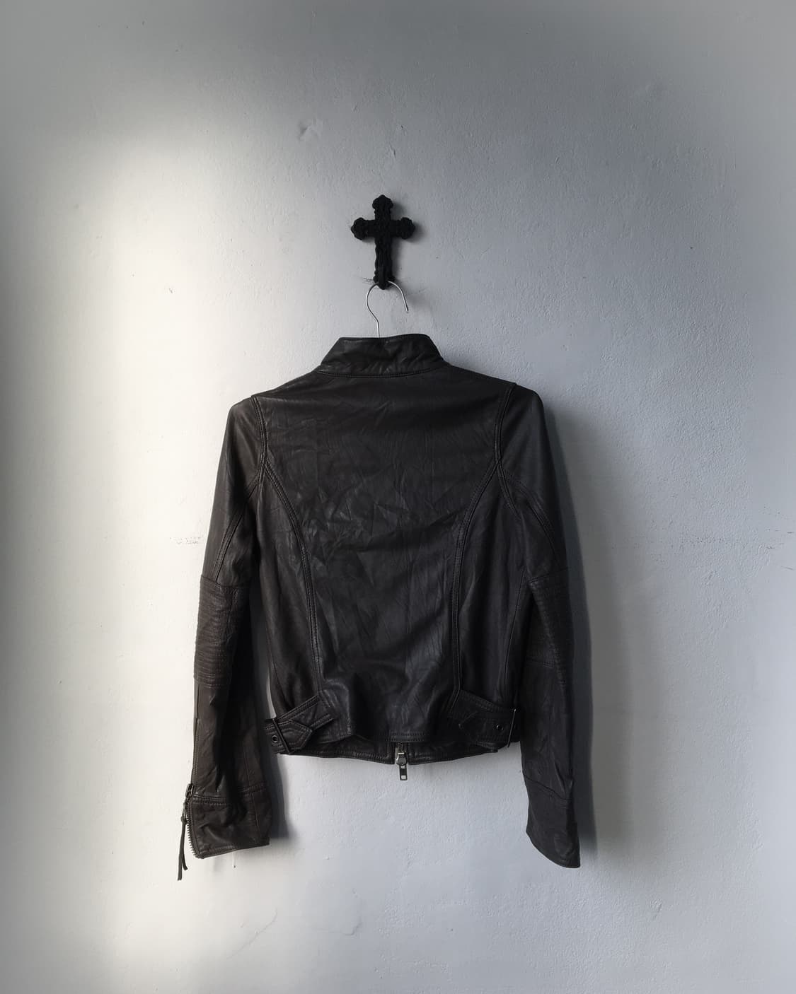 Belted high neck leather jacket 상품이미지4