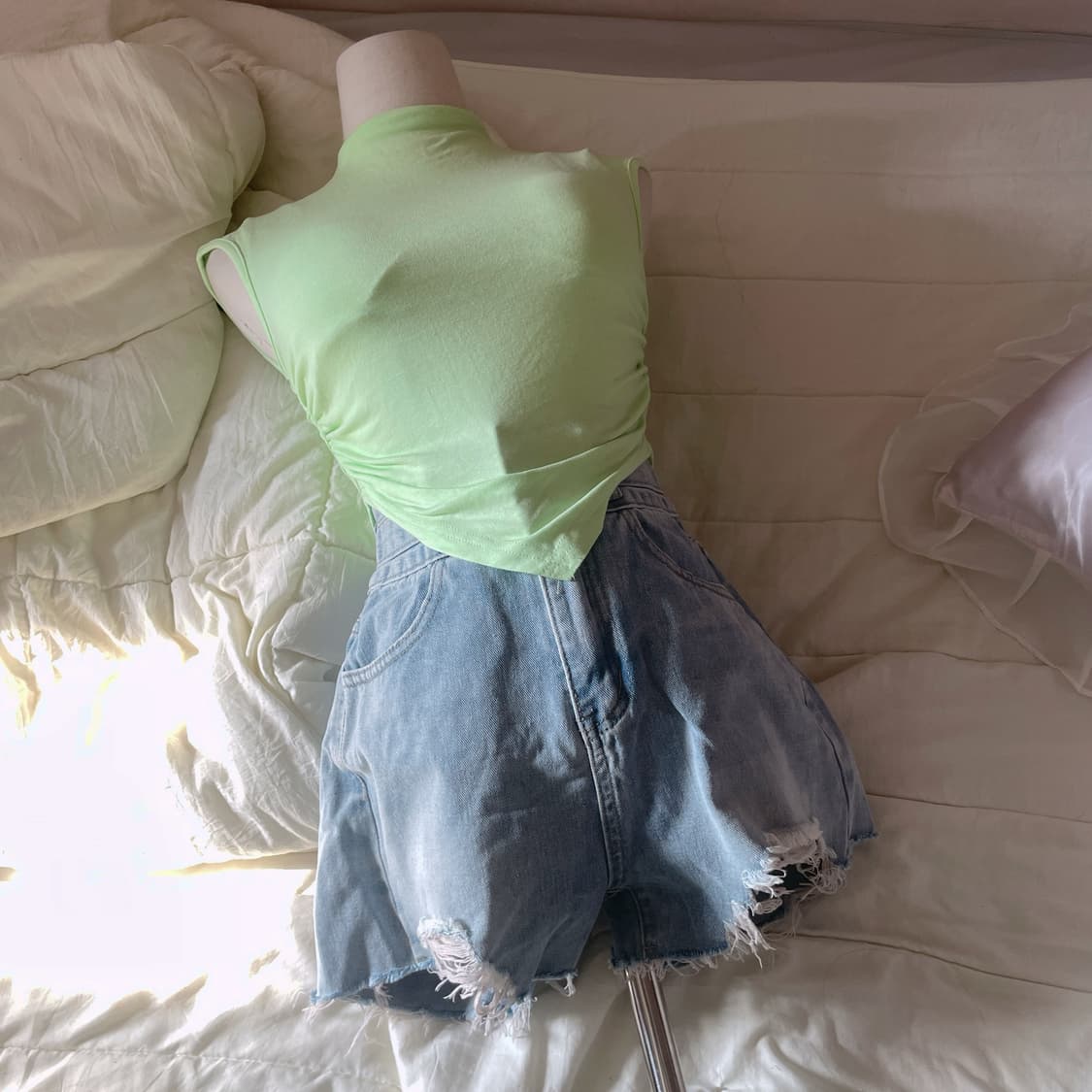 룩앳민 홀터넥 반팔 형광색 나시 캡내장 홀터넥 상품이미지3