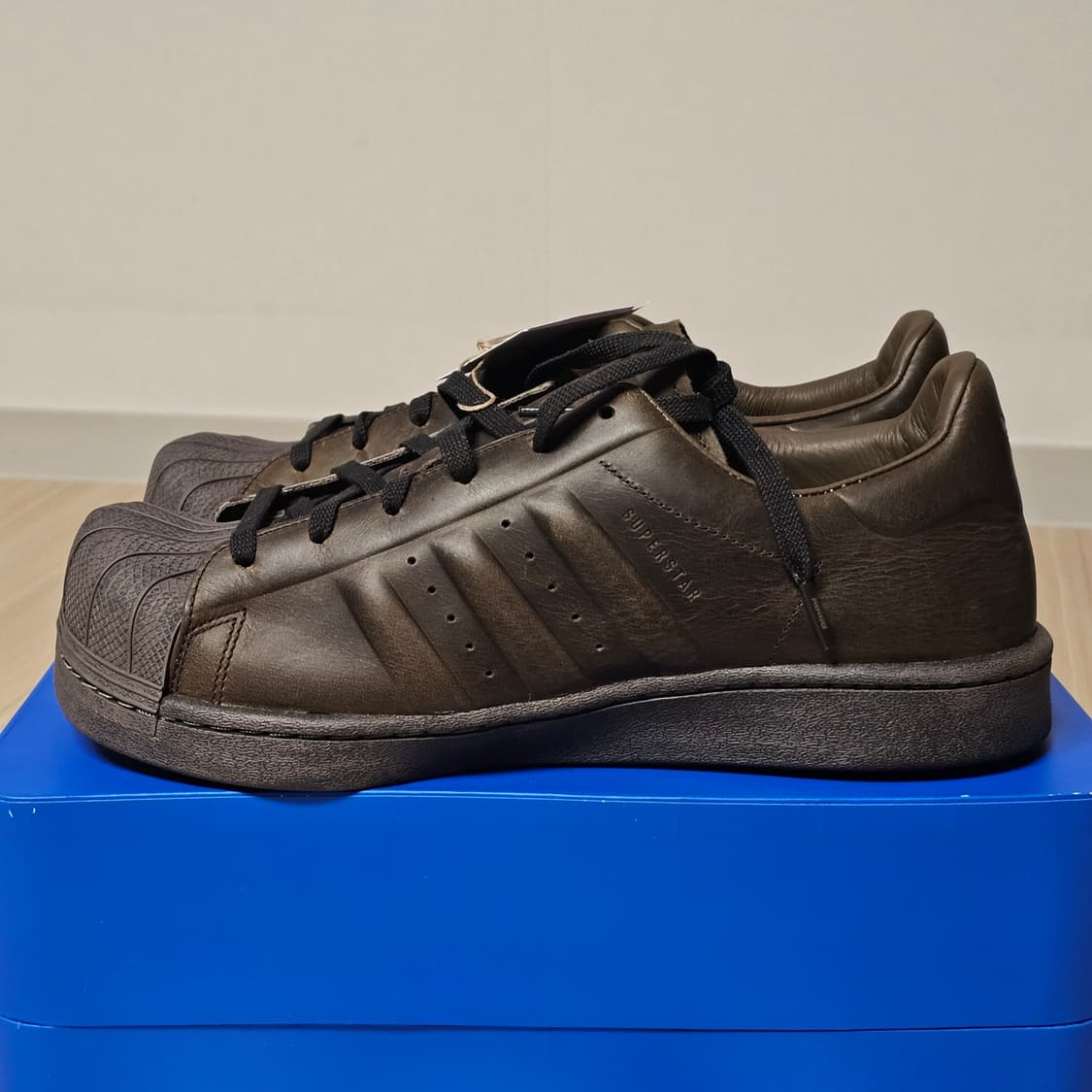 265 새제품) 아디다스 X AVAVAV 아바바브 슈퍼스타 브라운 상품이미지2