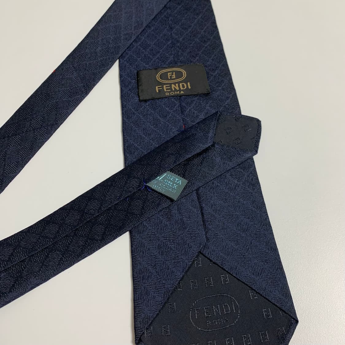 펜디(FENDI) 다크네이비 100실크 명품 체크넥타이 A+등급 상품이미지7