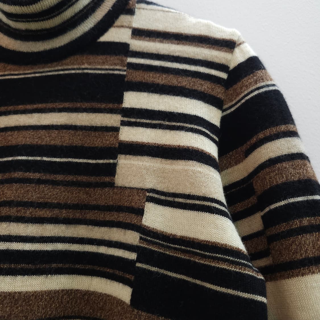 LANCEL 울 100% 스트라이프 하이넥 니트 상품이미지3