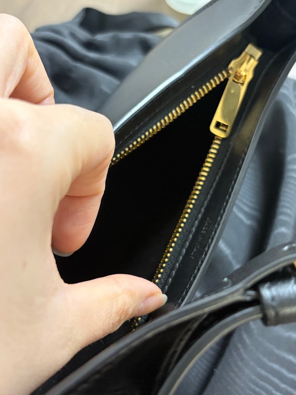 셀린느 퀴르 트리오페 숄더백 블랙(상태 최상) 상품이미지5