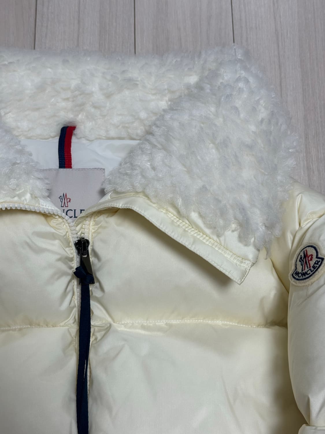 (새상품)몽클레어다운패딩(정품) 상품이미지2