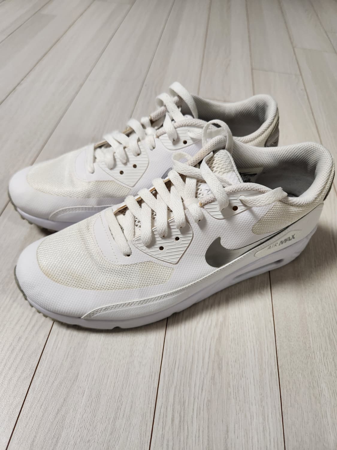 나이키 운동화 에어맥스 90 울트라 2.0 에센셜 러닝화 사이즈265

 상품이미지1