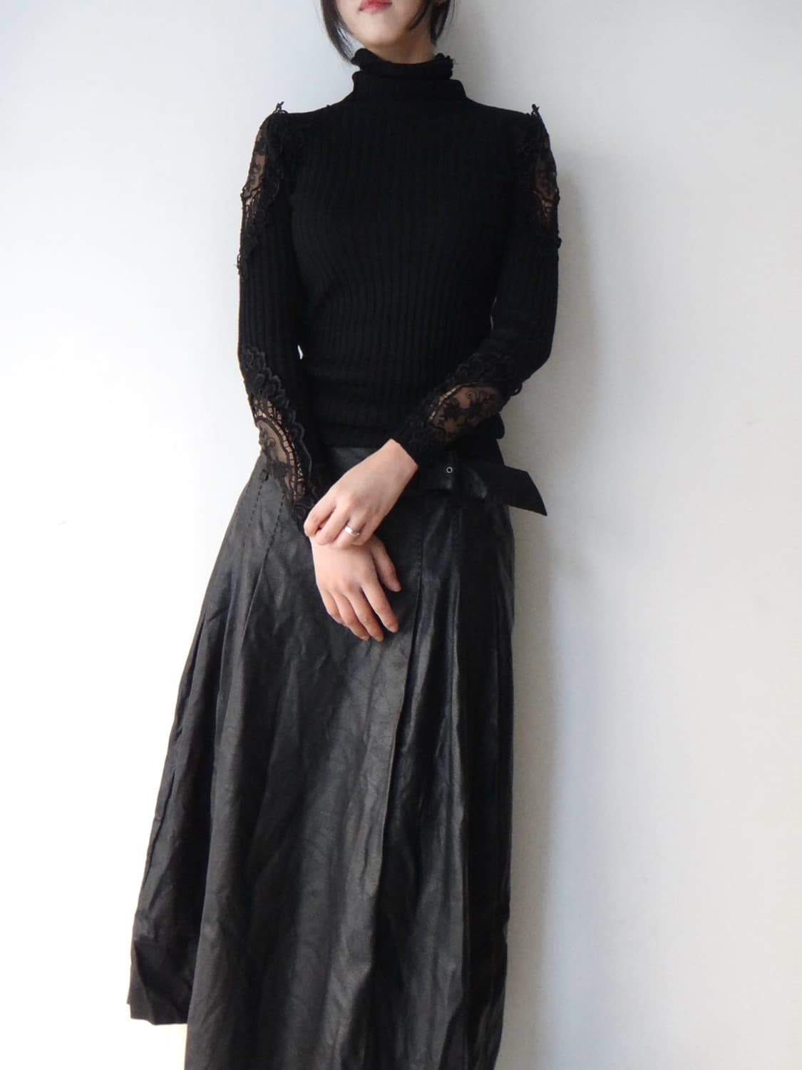 Shoulder lace detail sleeveless / black 상품이미지9