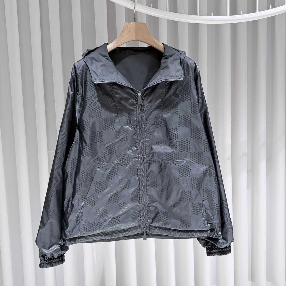 52 / 루이비통 다미에 자카드 리버서블 나일론 윈드브레이커 상품이미지2