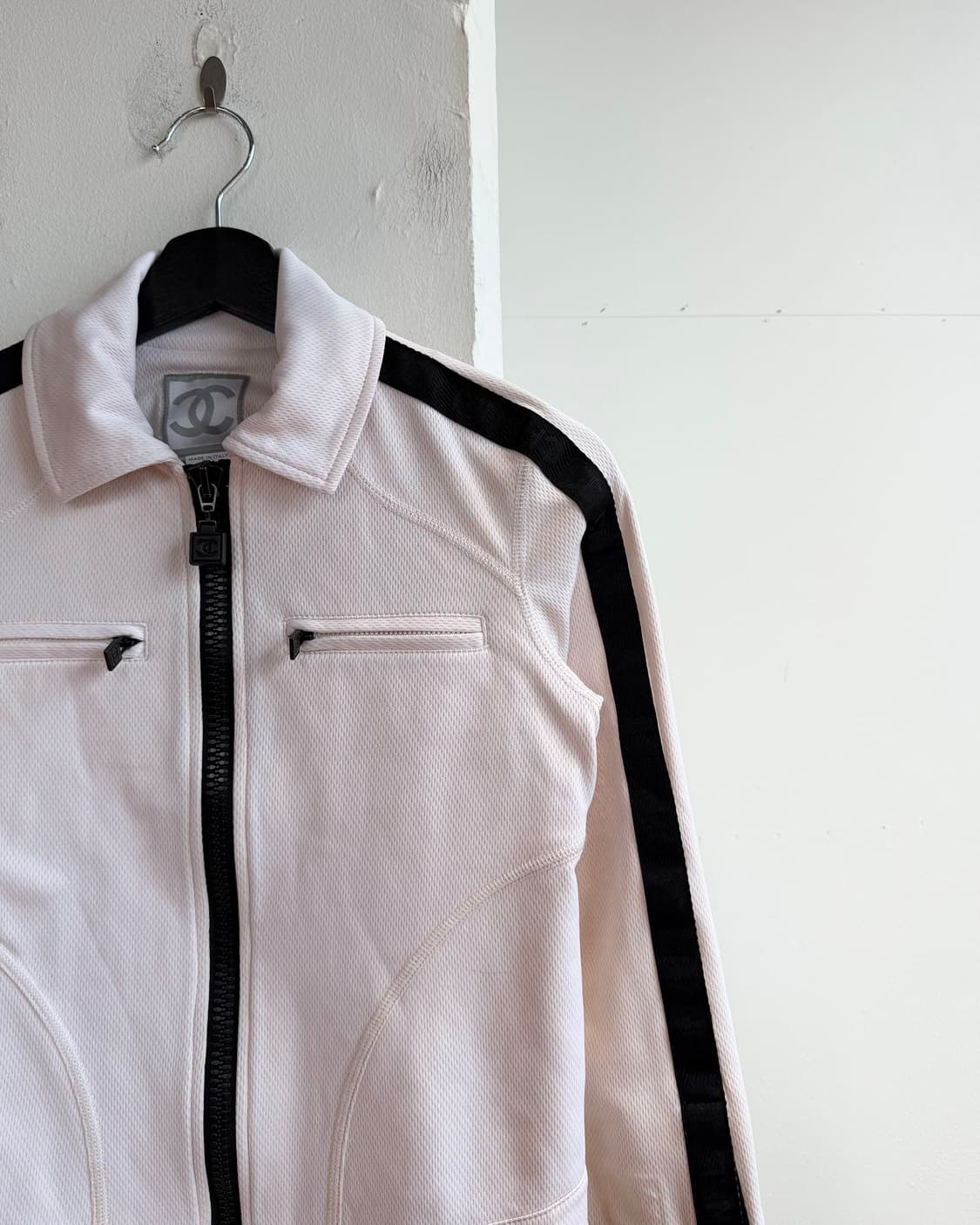 샤넬 스포츠 라이트핑크 라인 자켓  상품이미지5