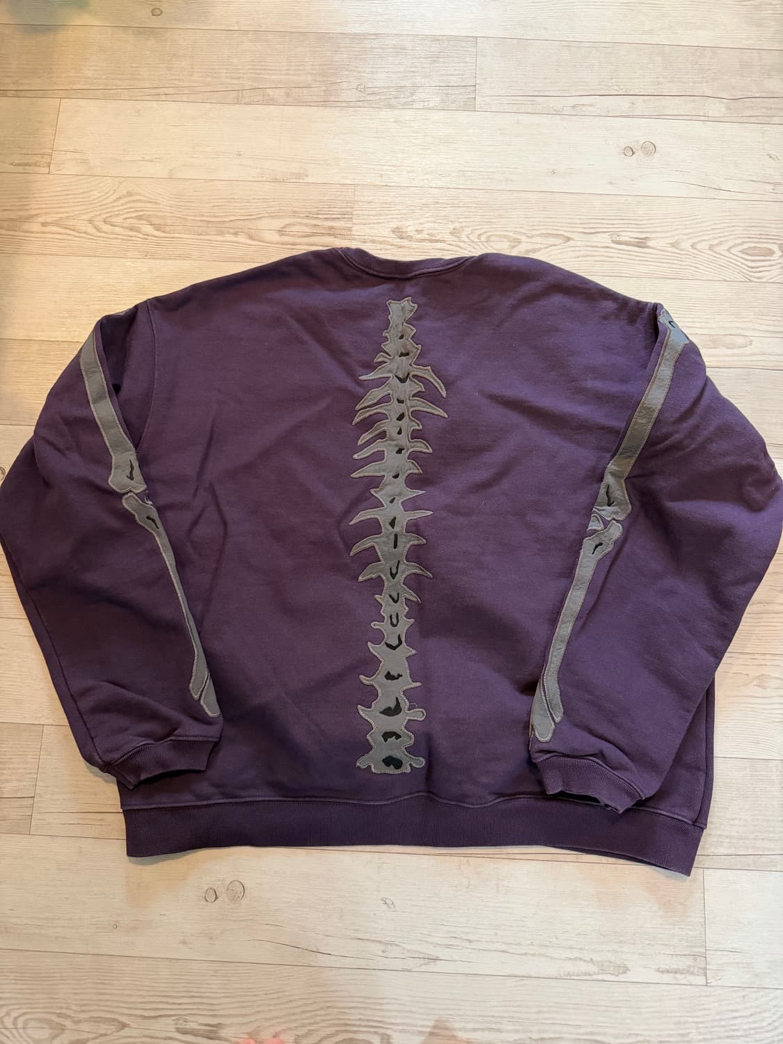 블랙아웃 본 스웻셔츠 상품이미지2