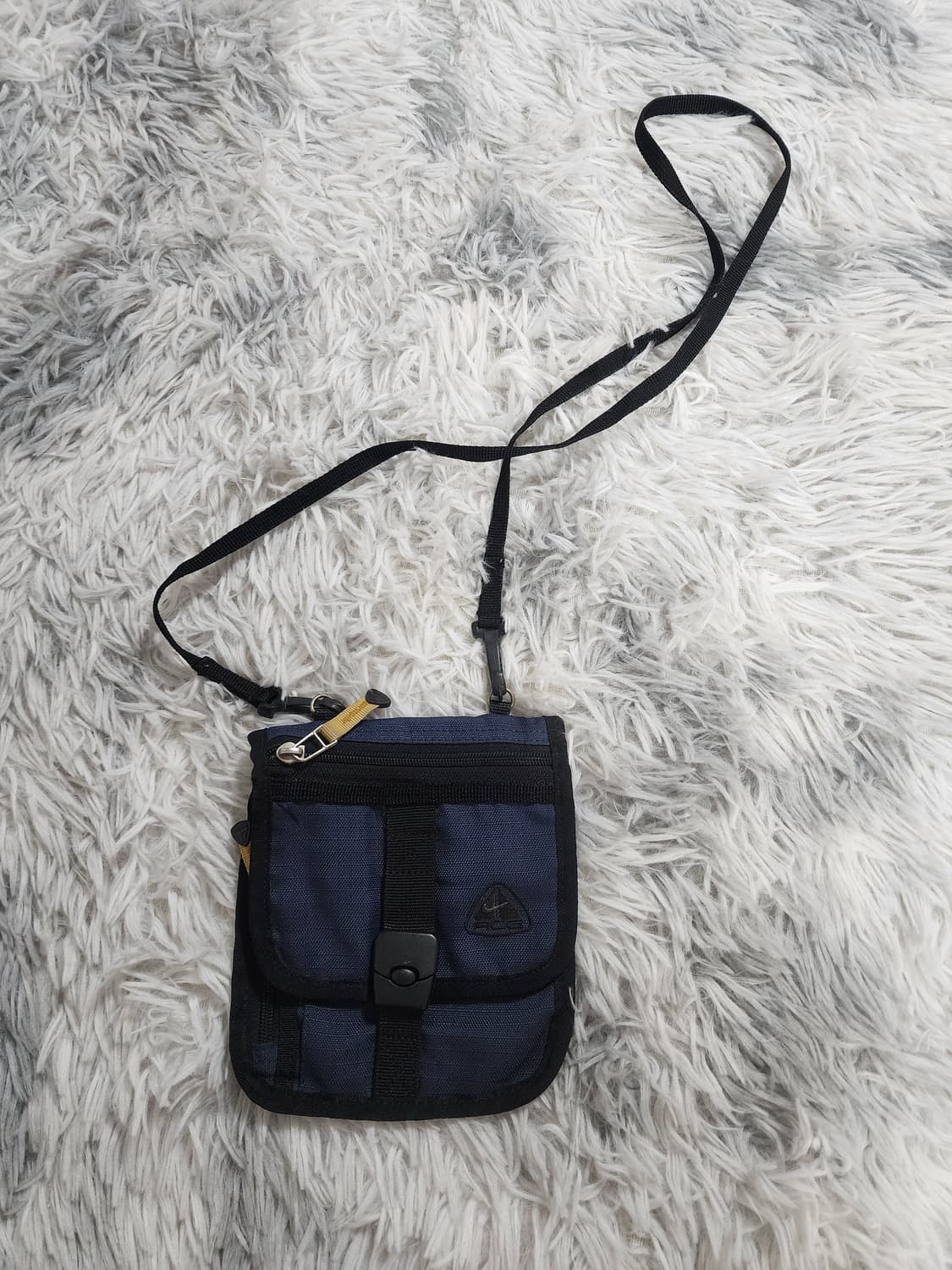 나이키 ACG 네이비 미니 크로스백 상품이미지1