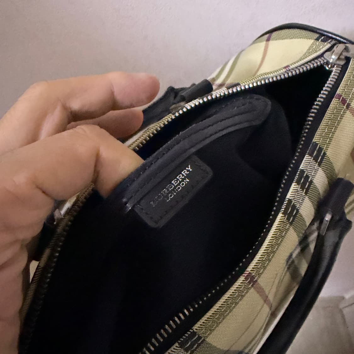 버버리 노바체크 패턴 미니 토트백 상품이미지9