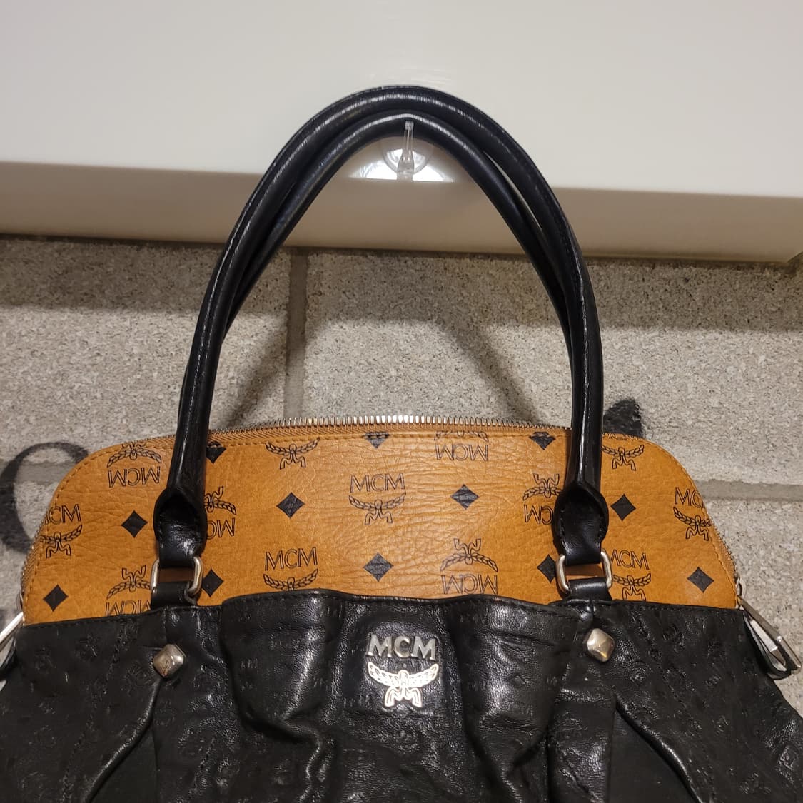 MCM 비세토스 레더 핸드백  상품이미지3