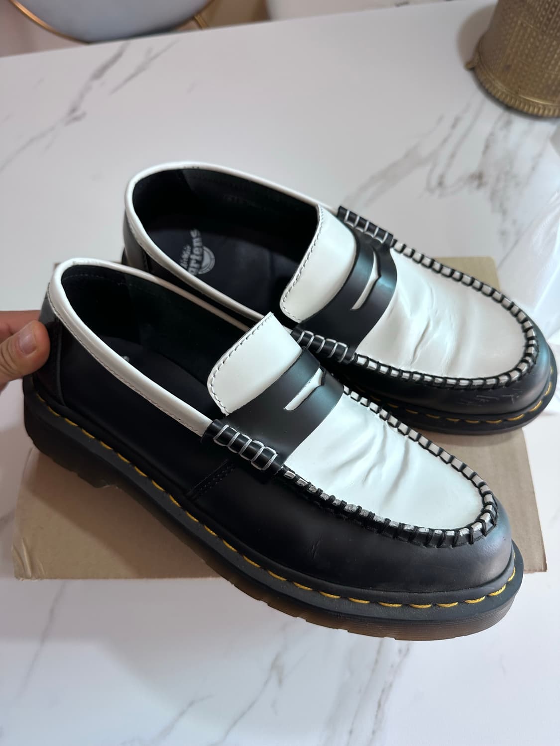 270 닥터마틴 펜톤 검흰 로퍼 상품이미지1