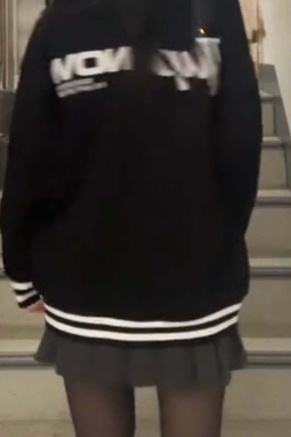 실착사진o)에이프 바시티자켓블랙 상품이미지5