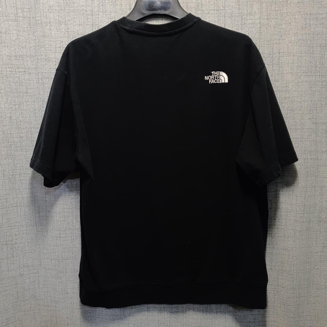 노스페이스 에센셜  포켓 라운드 반팔티  상품이미지2