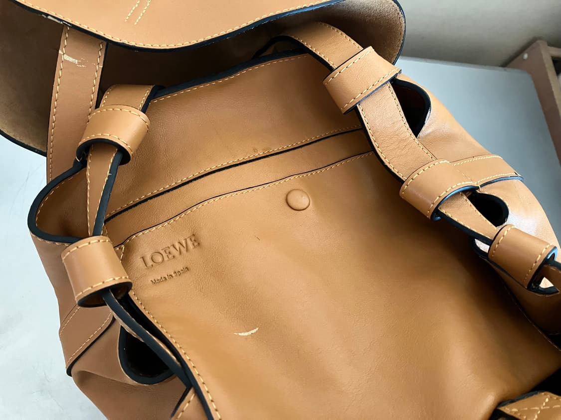 로에베 가죽 럭색 상품이미지10