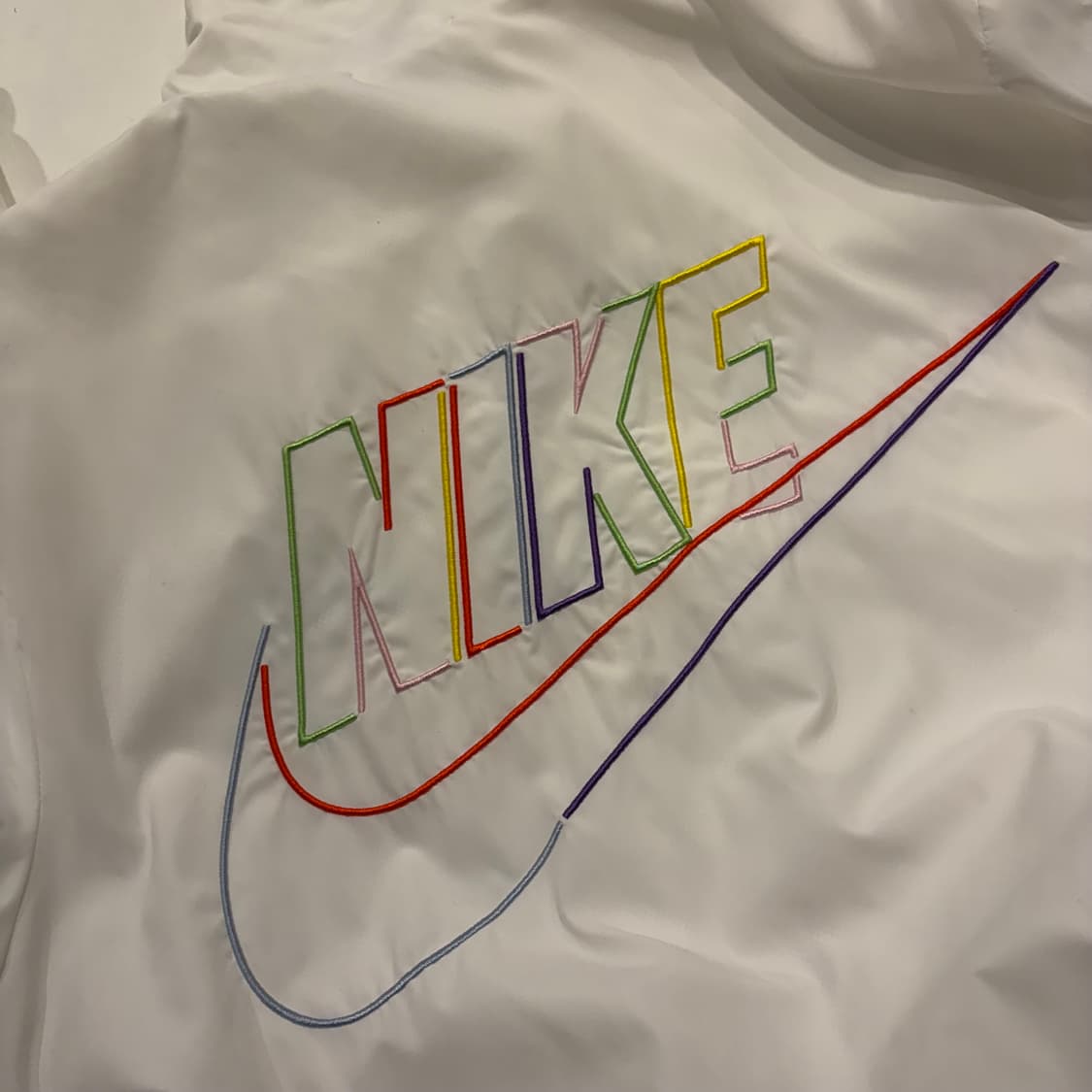 [L] 나이키 화이트 바람막이 멀티컬러 빅스우시 C968 상품이미지7