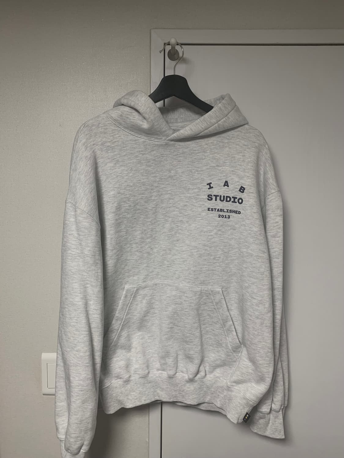 아이앱스튜디오 25 라이트그레이 네이비 상품이미지2