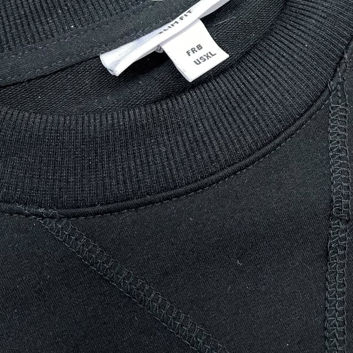 라코스테 올블랙 슬림핏 맨투맨 스웻셔츠 상품이미지4