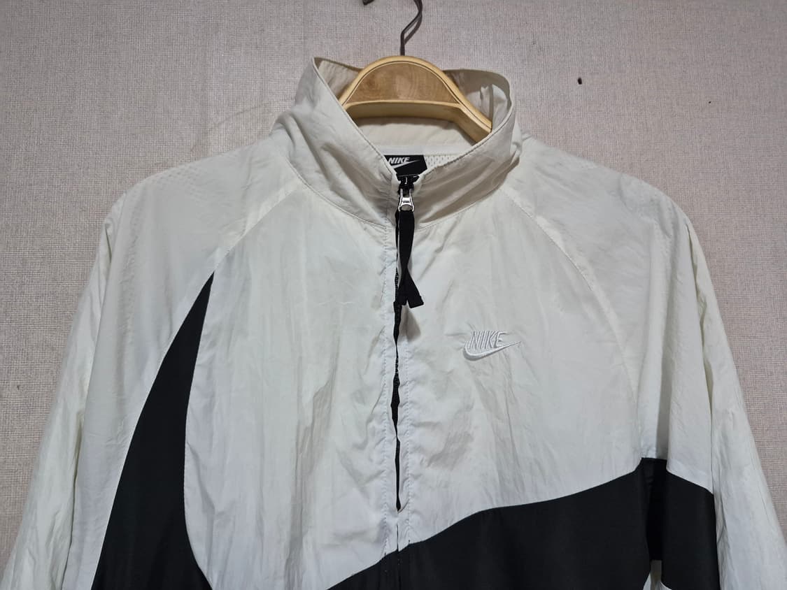 나이키 빅시우스 바람막이( XL) 상품이미지4