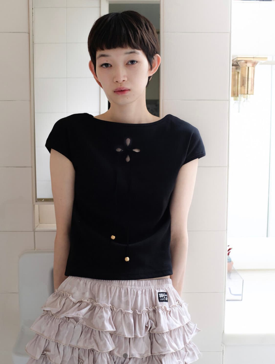 Yinandyang in Harmony clover top(black) 상품이미지1