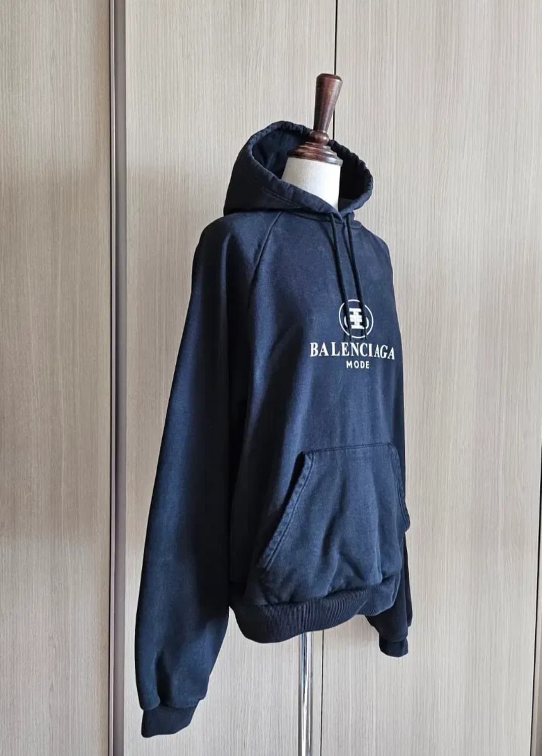 (번개케어검수통과)발렌시아가 BB 로고 블랙 오버핏 후드티 L 상품이미지5