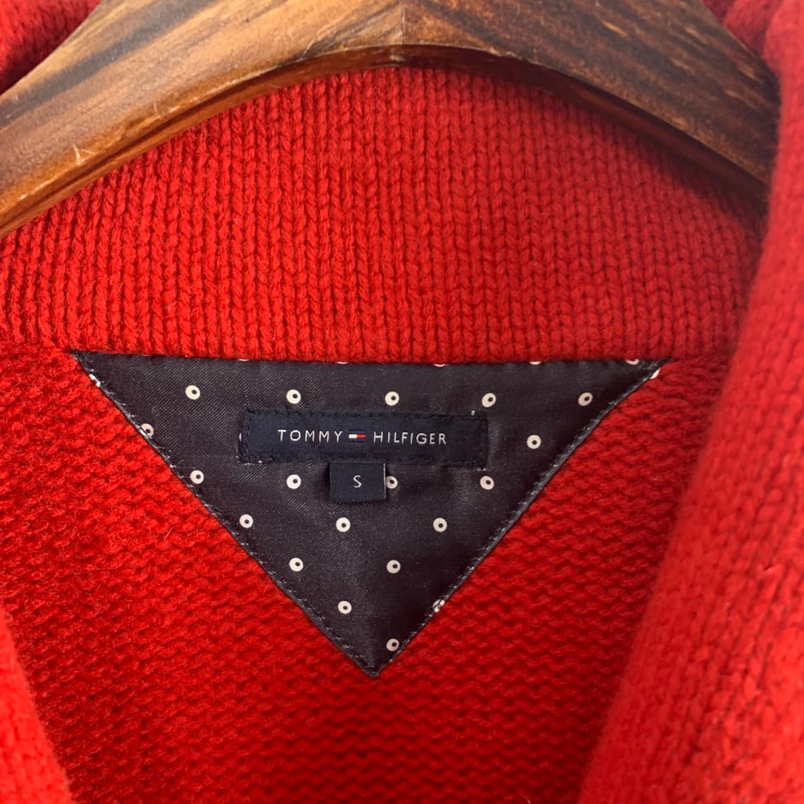 타미힐피거 손목로고 레드 니트 숄카라 가디건 상품이미지4