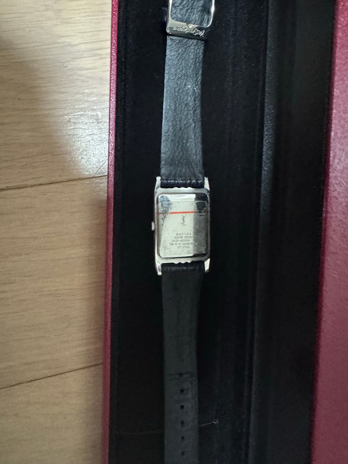 생로랑 시계 상품이미지3