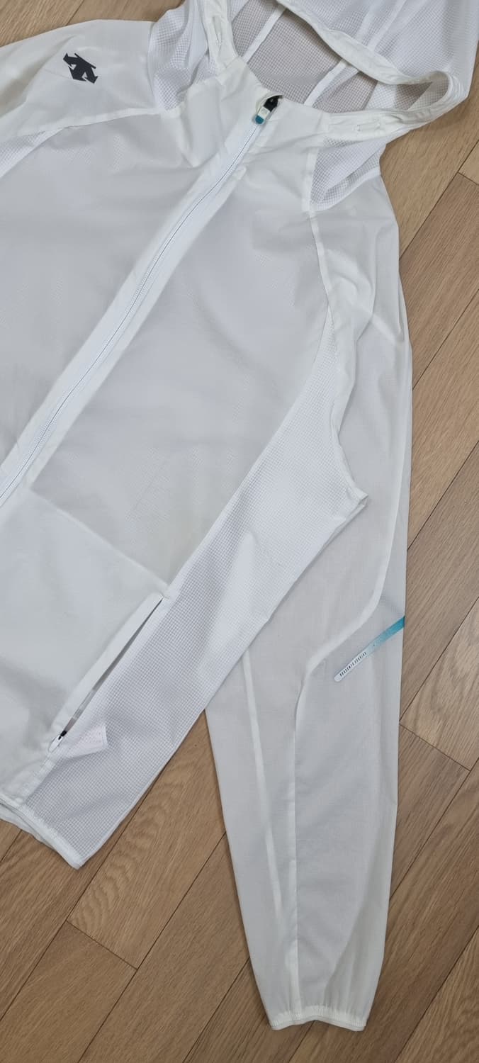 데상트 섬머러닝 경량 에어도트 바람막이 XL _ 남성 상품이미지4