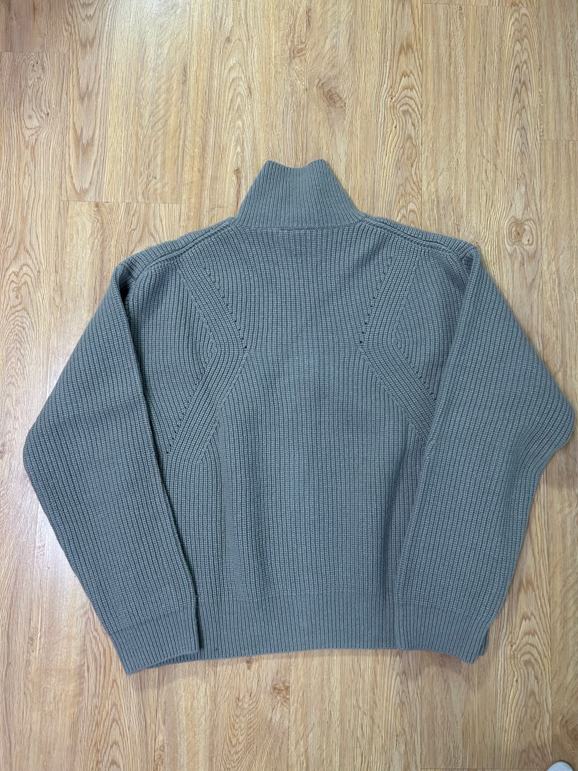 언어펙티드 니트집업 L 팝니다 상품이미지4