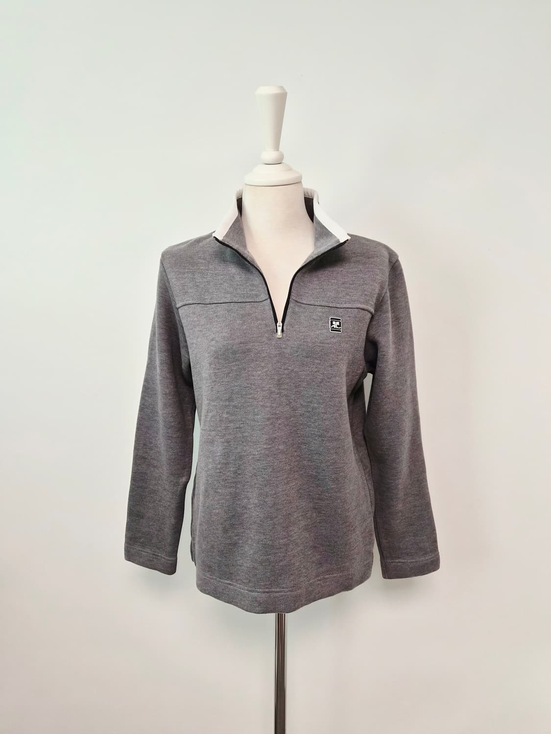 꾸레쥬 그레이 기모 집업 티셔츠 상품이미지2