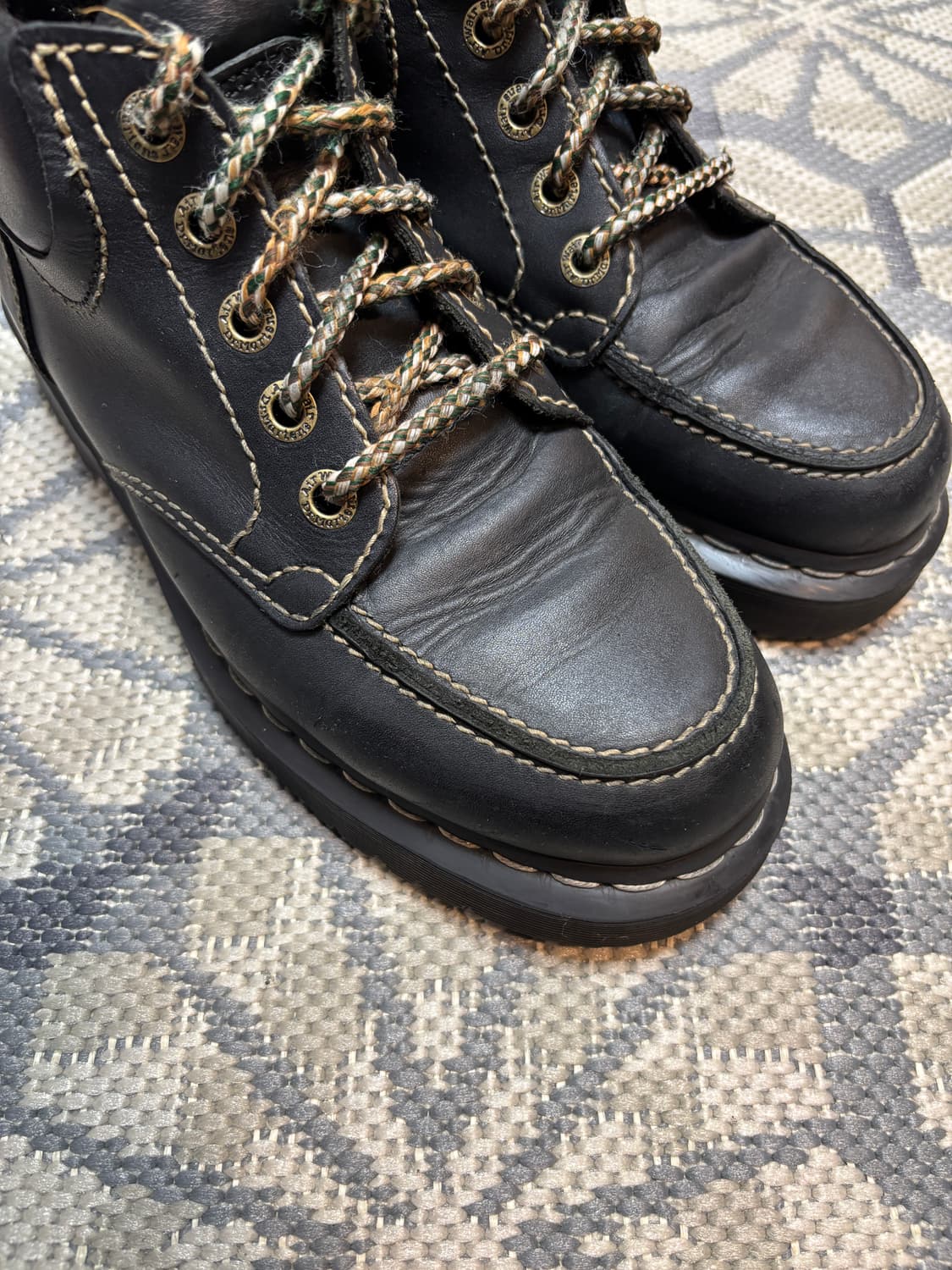 (260) 닥터마틴 필로이 5홀 앵클 부츠 블랙 상품이미지2