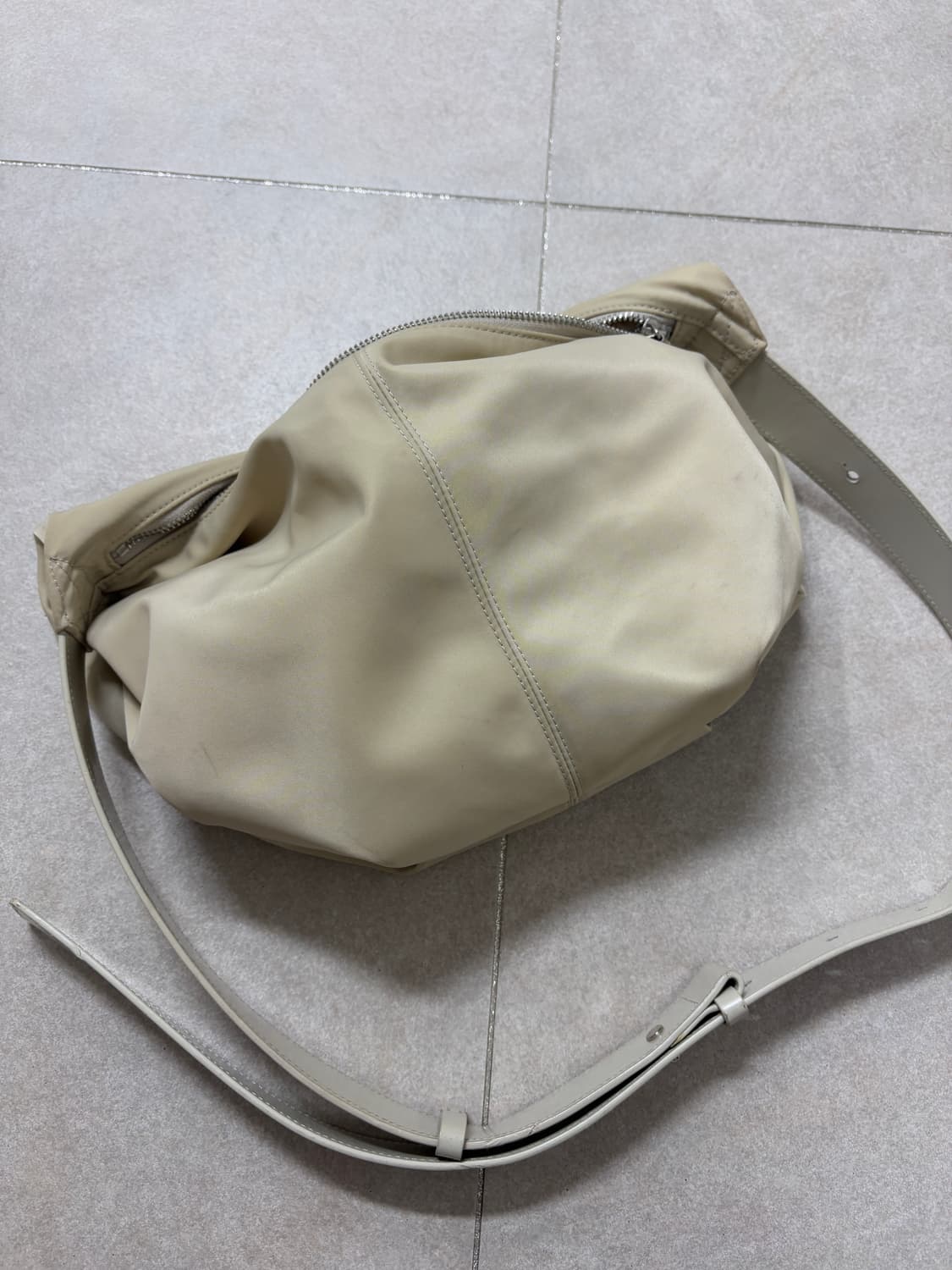 낫띵리튼 호보백 상품이미지1