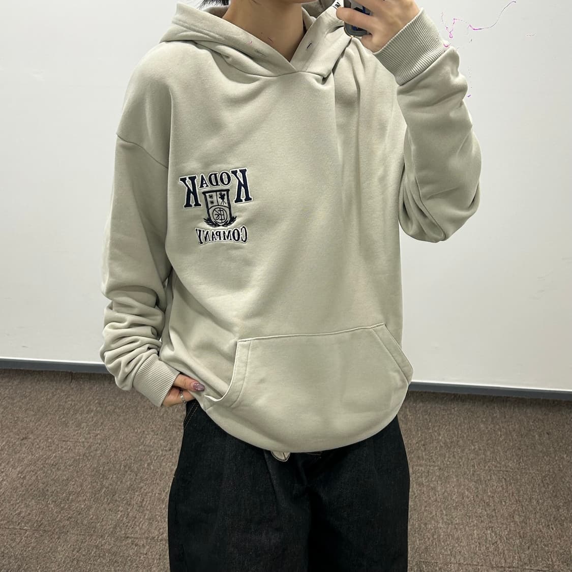 Kodak 코닥 자수 백포인트 베이지그레이 후드티  상품이미지2