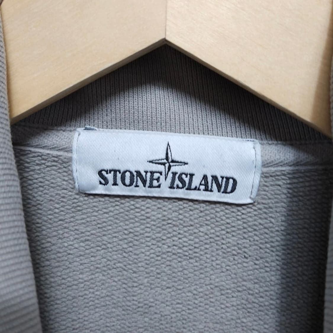 100)스톤아일랜드 하프버튼 맨투맨 여름제외 워시드그레이 상품이미지7